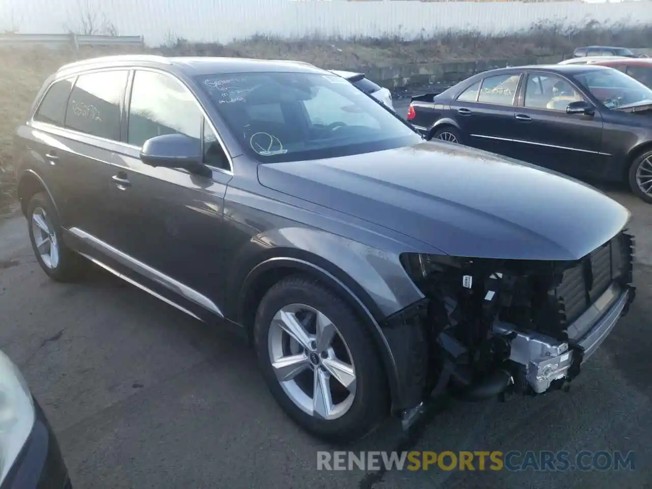 1 Photograph of a damaged car WA1AJAF7XMD028831 AUDI Q7 2021