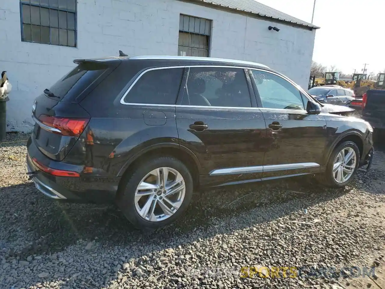 3 Photograph of a damaged car WA1AXAF71MD021622 AUDI Q7 2021