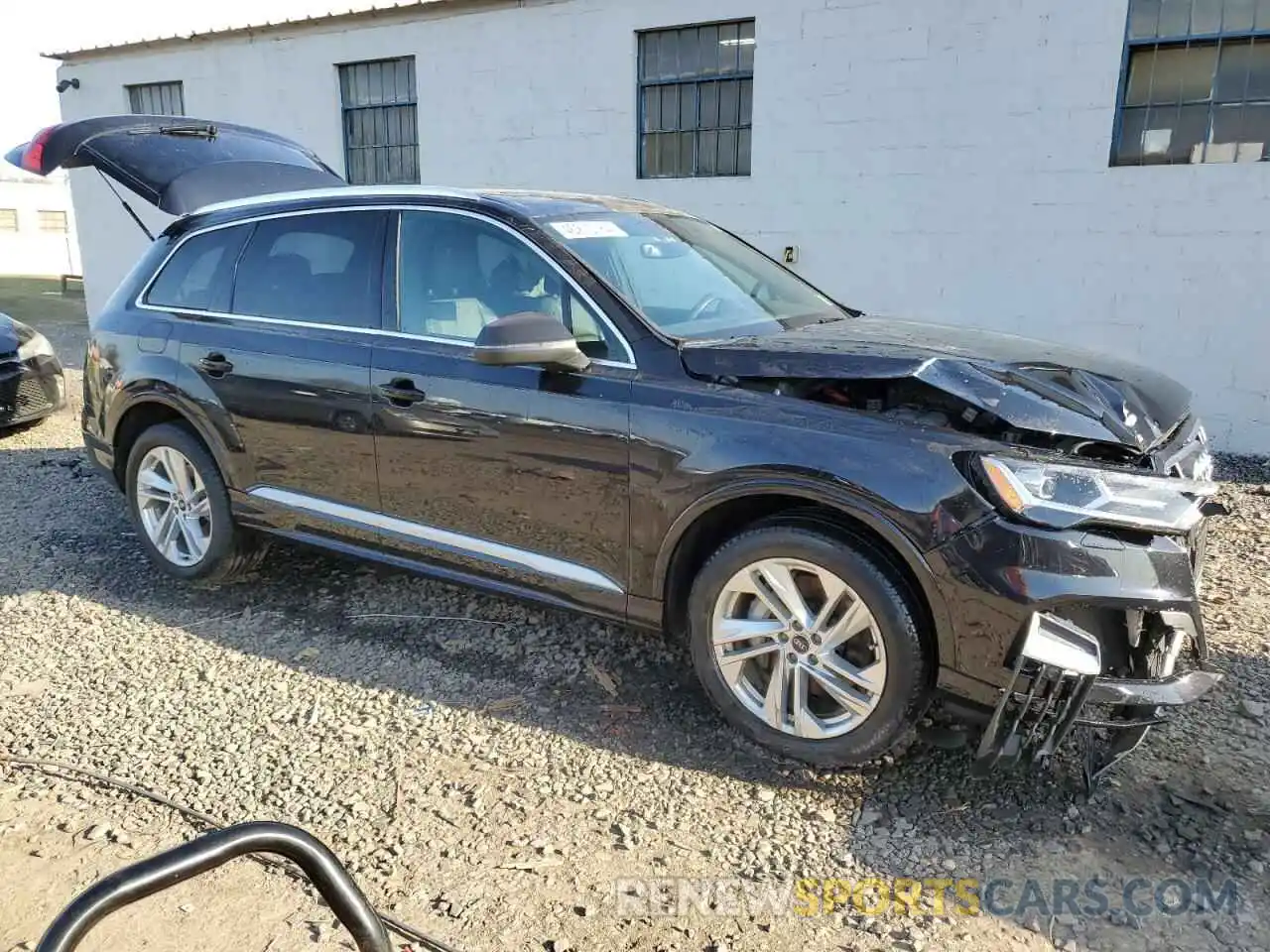 4 Photograph of a damaged car WA1AXAF71MD021622 AUDI Q7 2021