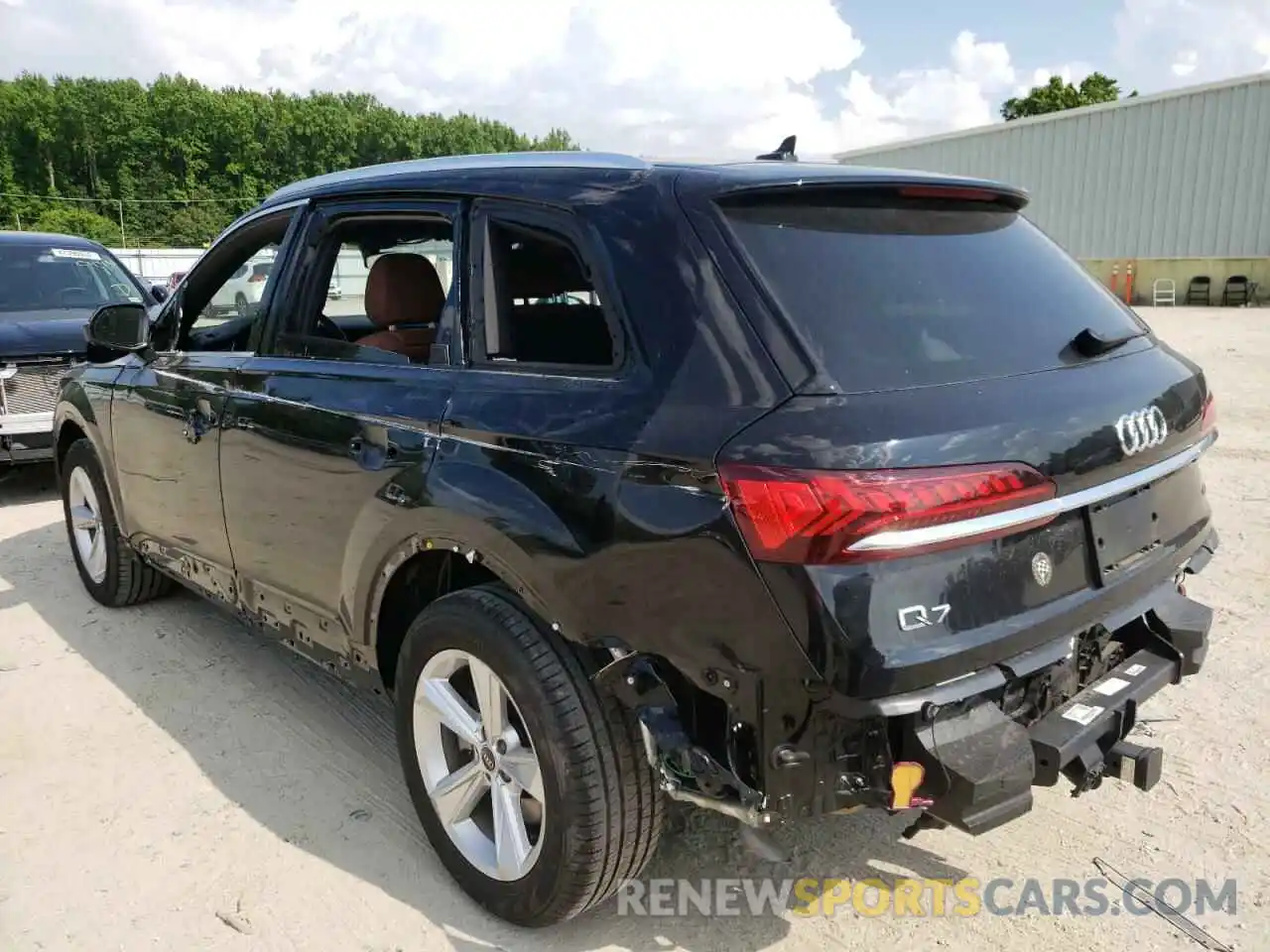 3 Photograph of a damaged car WA1AXAF74MD036762 AUDI Q7 2021