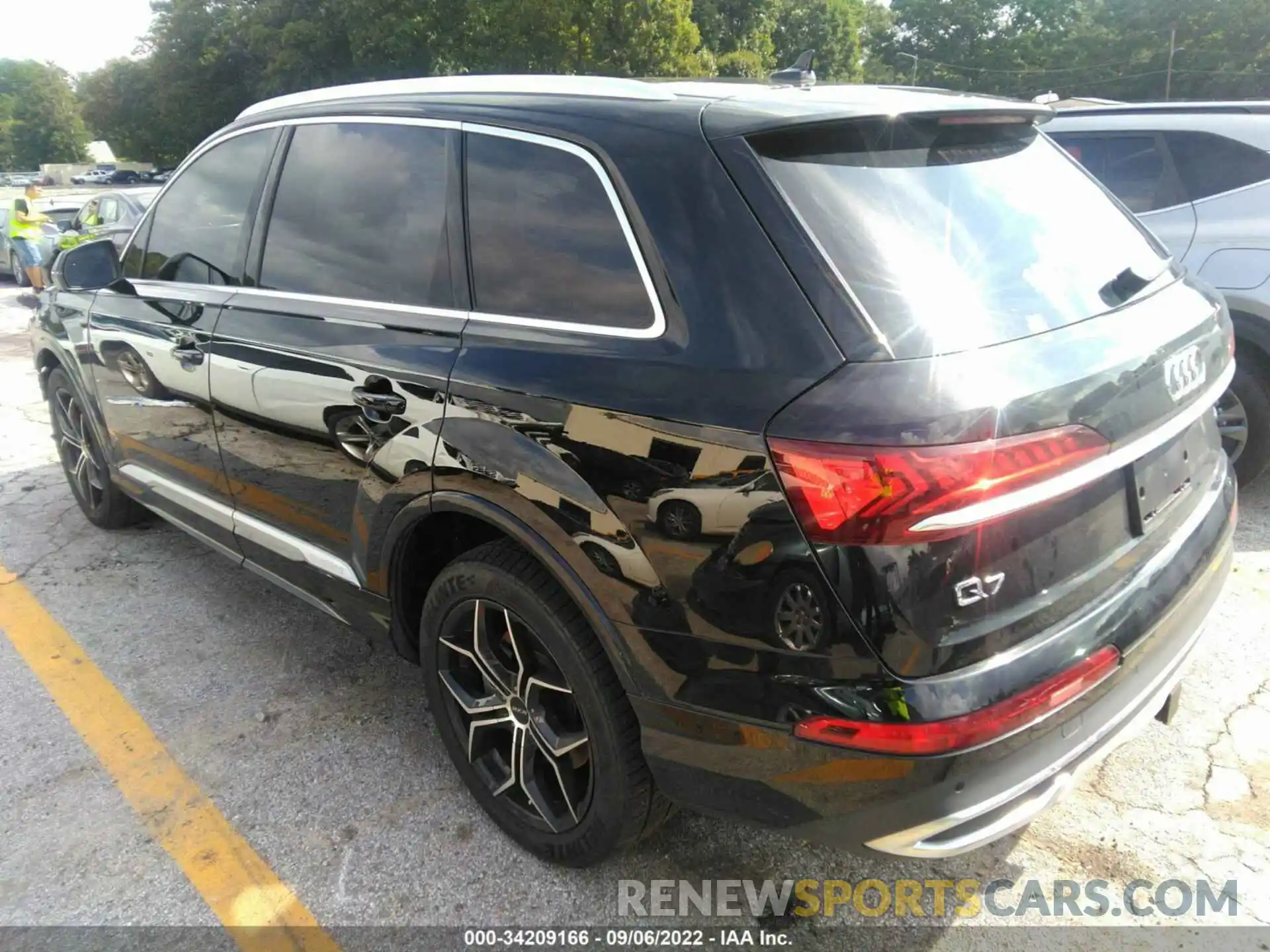 3 Photograph of a damaged car WA1AXAF77MD014884 AUDI Q7 2021