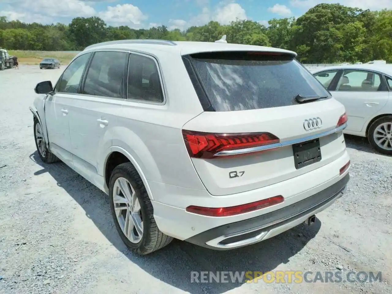 3 Photograph of a damaged car WA1AXBF79MD013046 AUDI Q7 2021