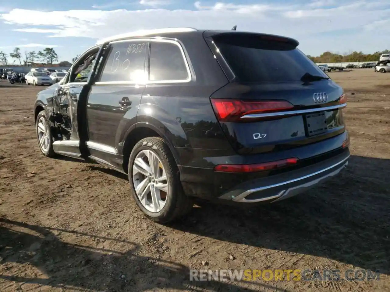 3 Фотография поврежденного автомобиля WA1LJAF70MD013036 AUDI Q7 2021