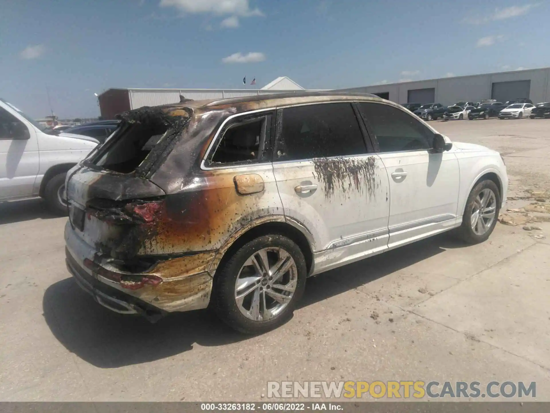 4 Photograph of a damaged car WA1LJAF70MD025946 AUDI Q7 2021