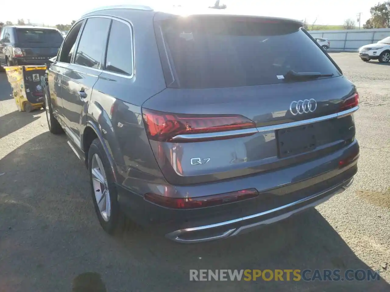 3 Photograph of a damaged car WA1LJAF73MD029568 AUDI Q7 2021