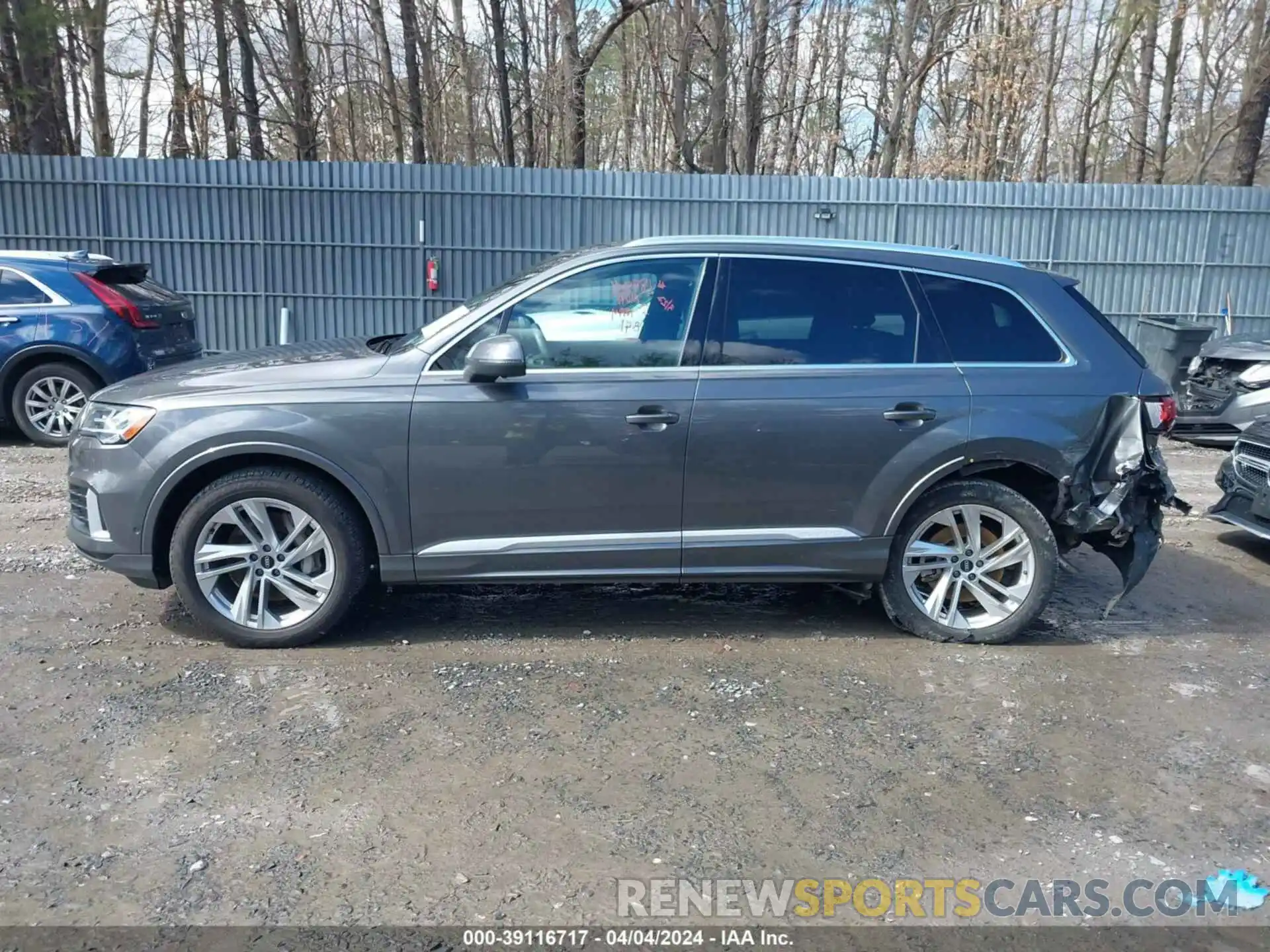 14 Photograph of a damaged car WA1LJAF74MD035329 AUDI Q7 2021