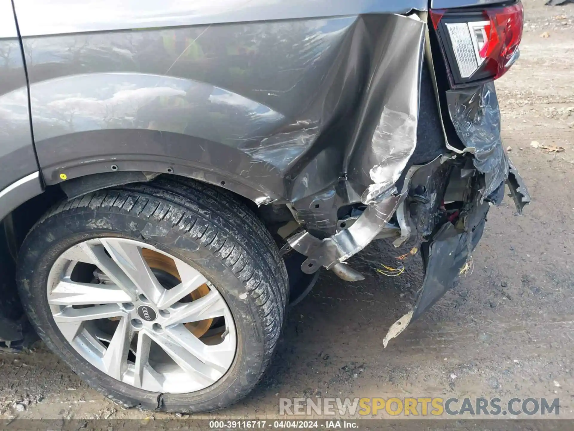 6 Photograph of a damaged car WA1LJAF74MD035329 AUDI Q7 2021