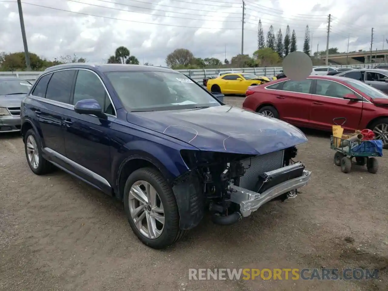 1 Photograph of a damaged car WA1LJAF75MD039051 AUDI Q7 2021