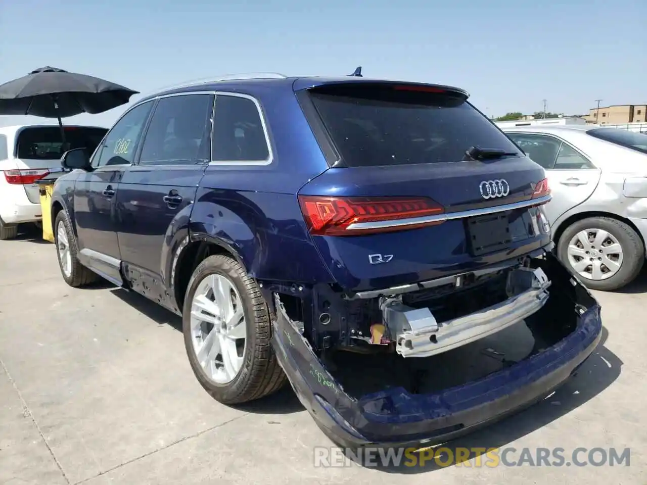 3 Photograph of a damaged car WA1LJAF79MD026660 AUDI Q7 2021