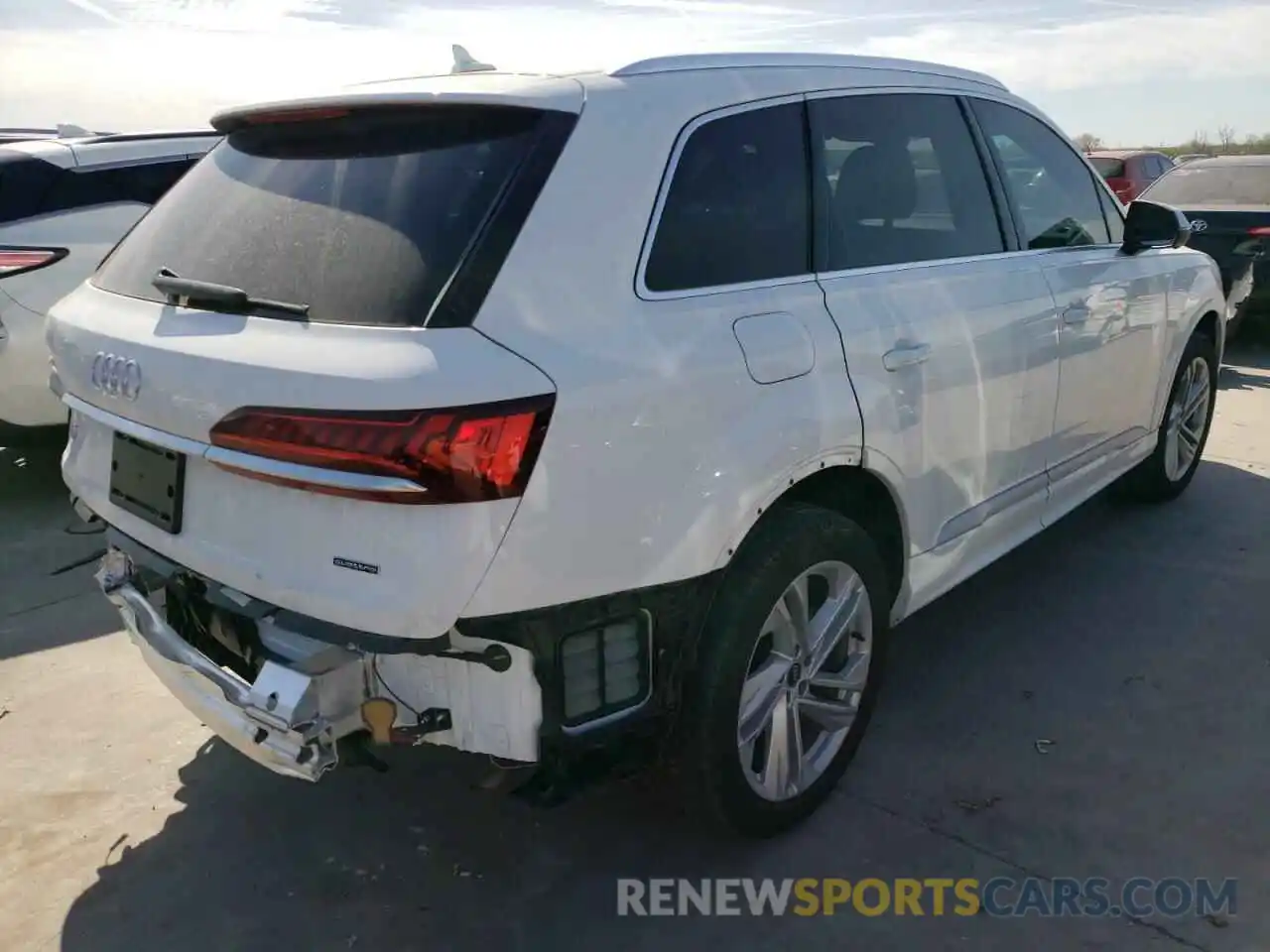 4 Photograph of a damaged car WA1LJAF7XMD025954 AUDI Q7 2021