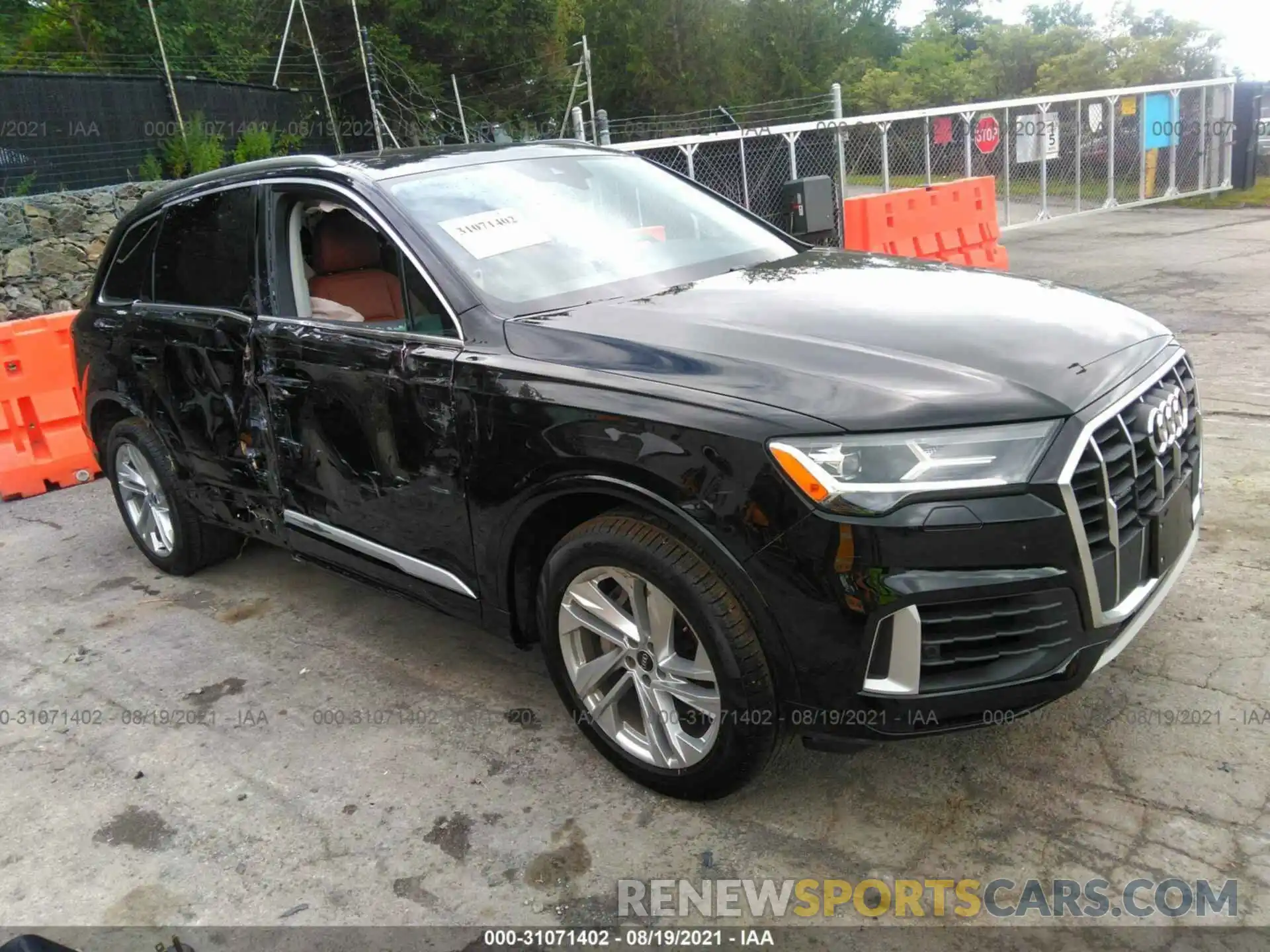 1 Photograph of a damaged car WA1LXAF70MD012810 AUDI Q7 2021