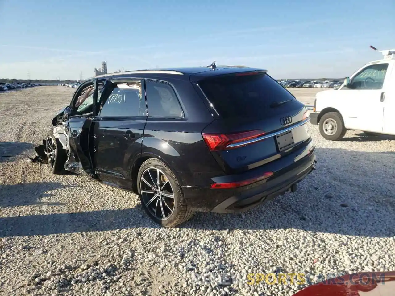 3 Фотография поврежденного автомобиля WA1LXAF70MD029199 AUDI Q7 2021