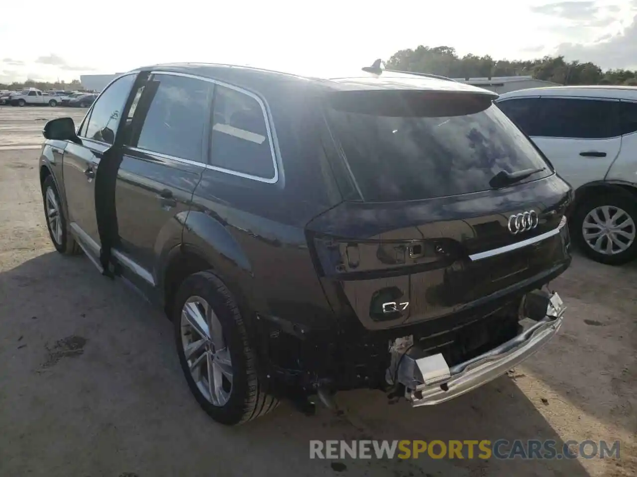 3 Photograph of a damaged car WA1LXAF70MD040400 AUDI Q7 2021