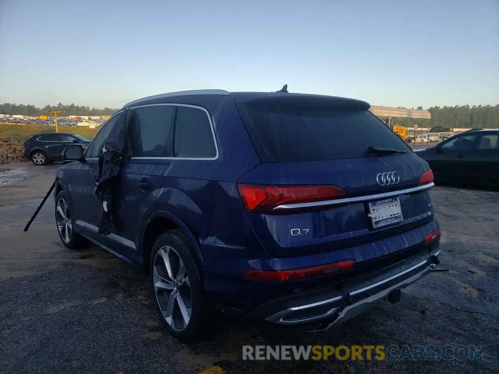 3 Фотография поврежденного автомобиля WA1LXAF72MD018351 AUDI Q7 2021