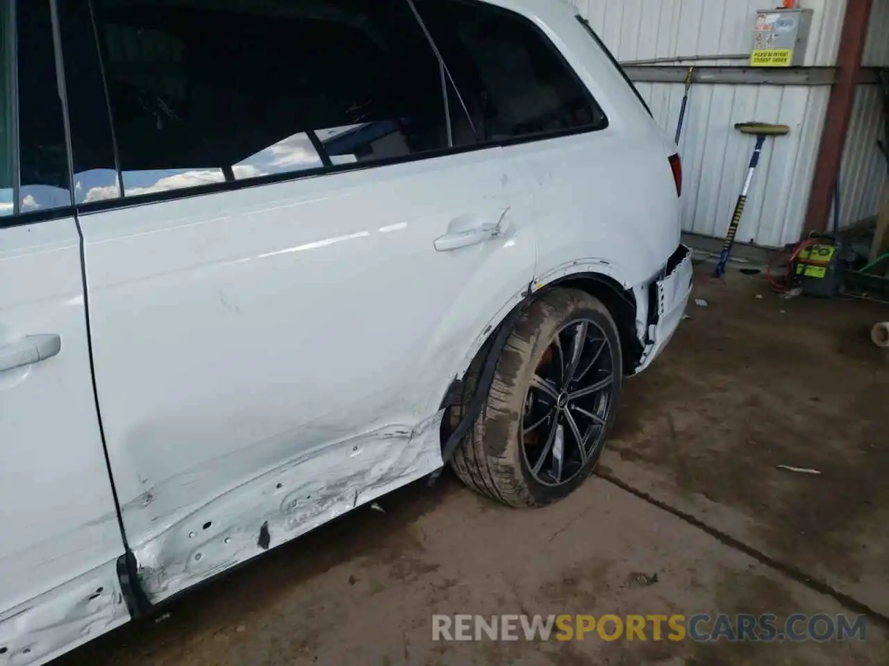 9 Photograph of a damaged car WA1LXAF72MD027325 AUDI Q7 2021