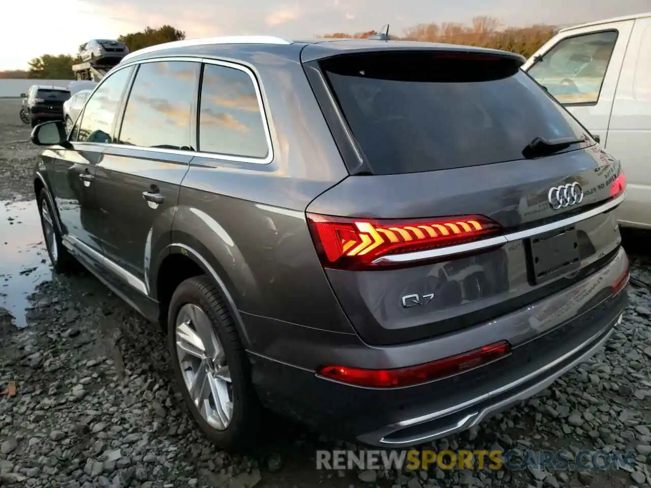 3 Фотография поврежденного автомобиля WA1LXAF72MD035683 AUDI Q7 2021