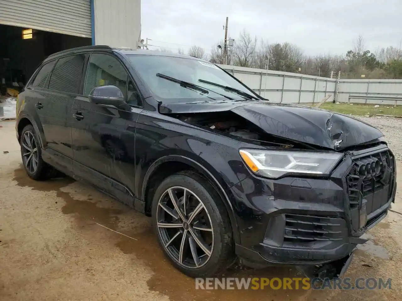 4 Photograph of a damaged car WA1LXAF73MD038852 AUDI Q7 2021