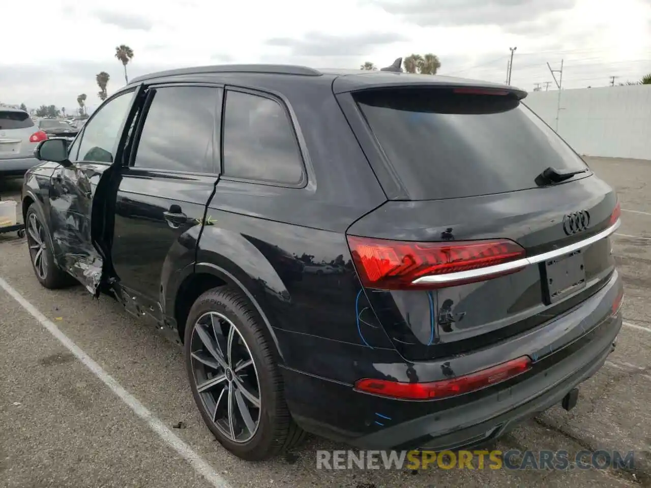 3 Photograph of a damaged car WA1LXAF73MD039211 AUDI Q7 2021