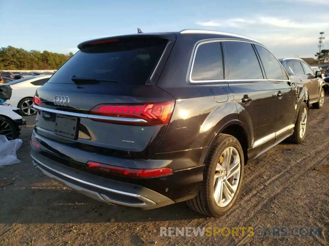 4 Photograph of a damaged car WA1LXAF74MD000109 AUDI Q7 2021