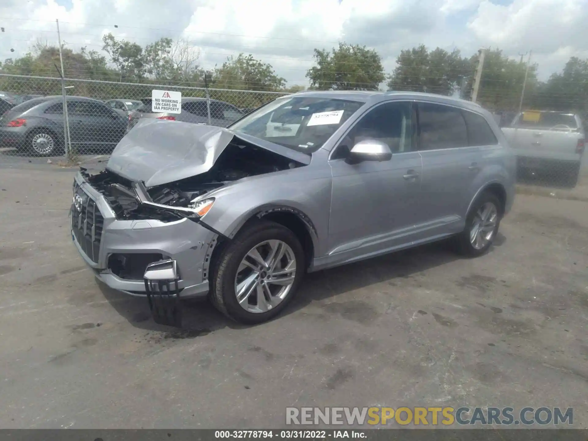 2 Photograph of a damaged car WA1LXAF74MD014124 AUDI Q7 2021