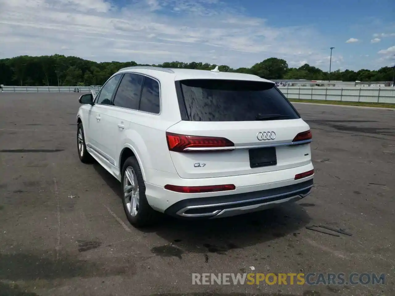 3 Photograph of a damaged car WA1LXAF75MD017548 AUDI Q7 2021