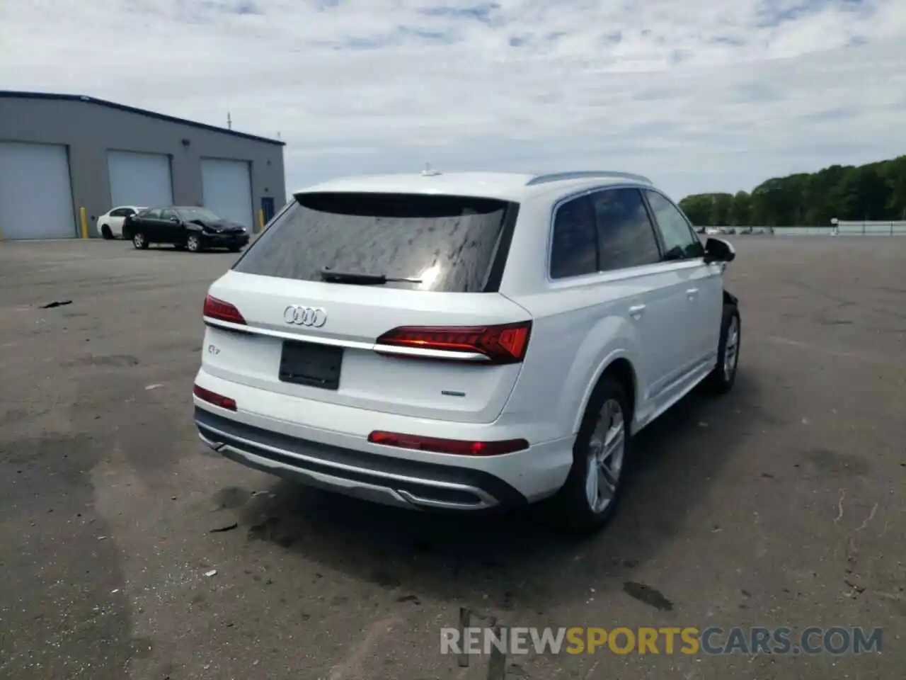 4 Photograph of a damaged car WA1LXAF75MD017548 AUDI Q7 2021