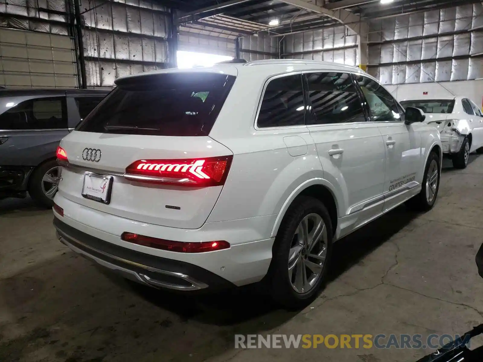 4 Photograph of a damaged car WA1LXAF77MD013758 AUDI Q7 2021