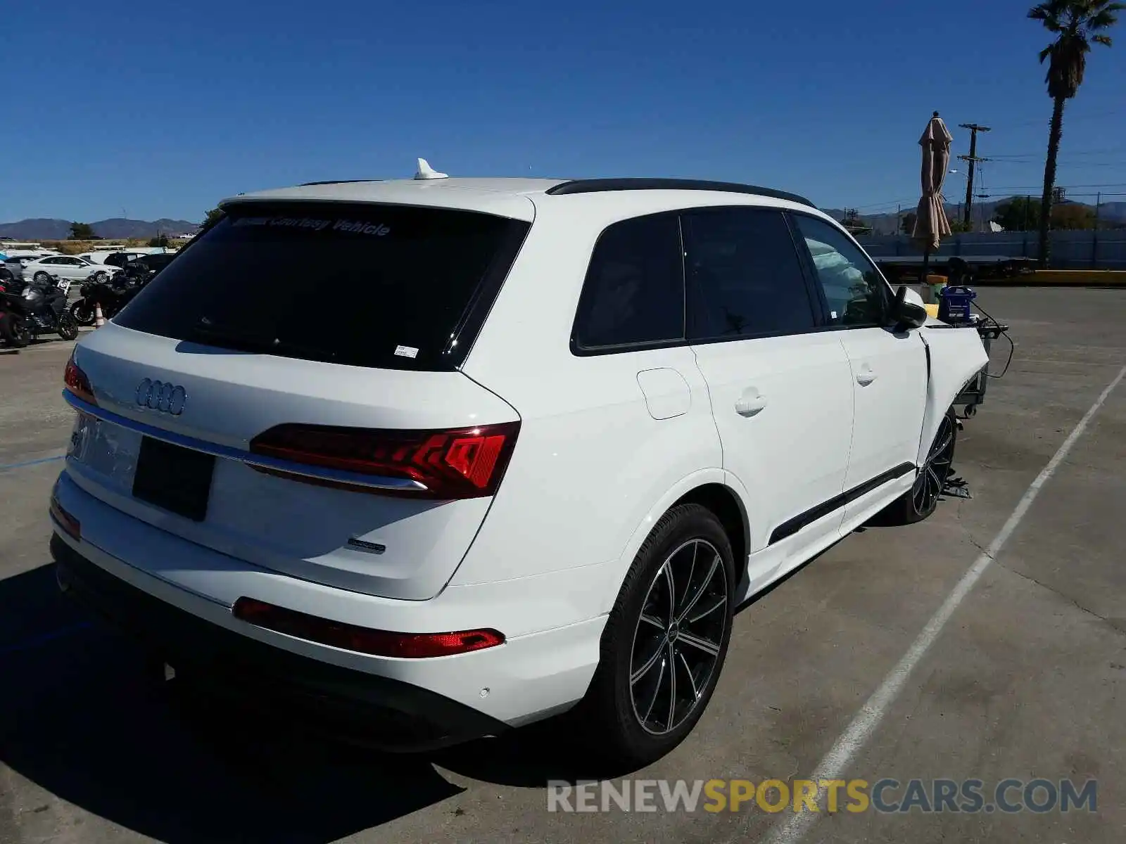 4 Photograph of a damaged car WA1LXAF77MD020760 AUDI Q7 2021