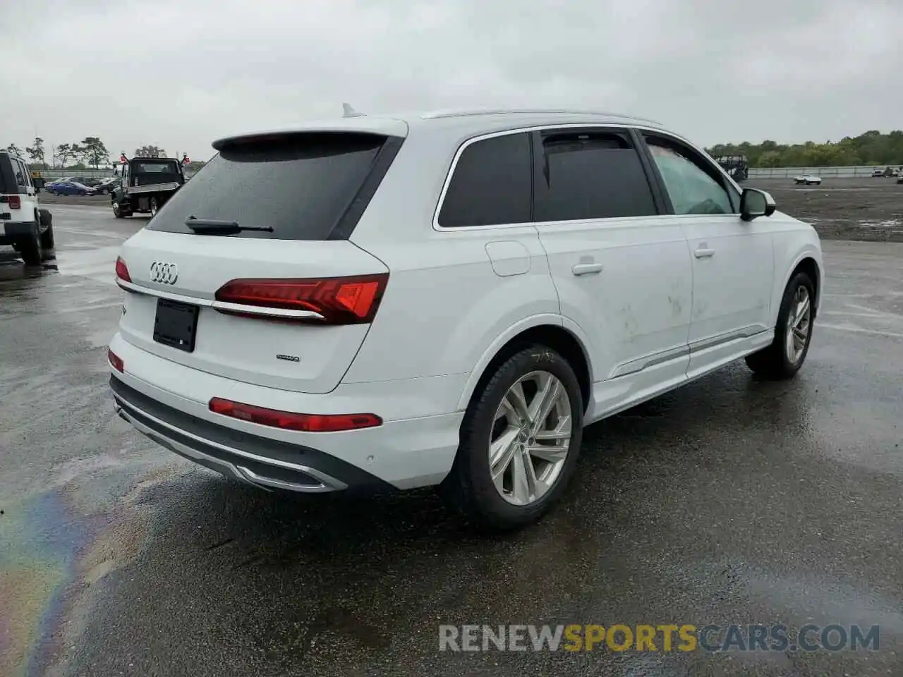 4 Photograph of a damaged car WA1LXAF78MD011453 AUDI Q7 2021