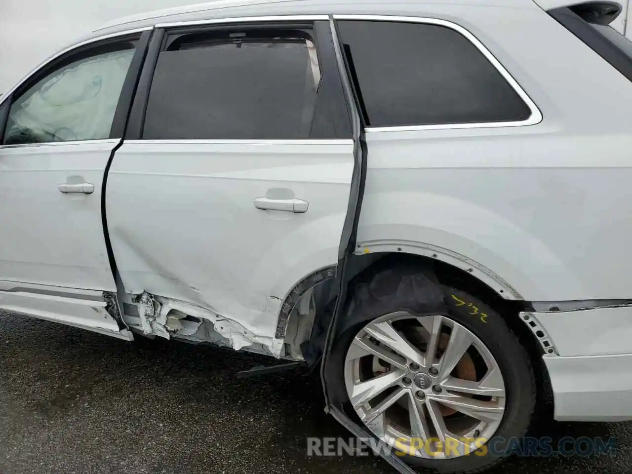 9 Photograph of a damaged car WA1LXAF78MD011453 AUDI Q7 2021