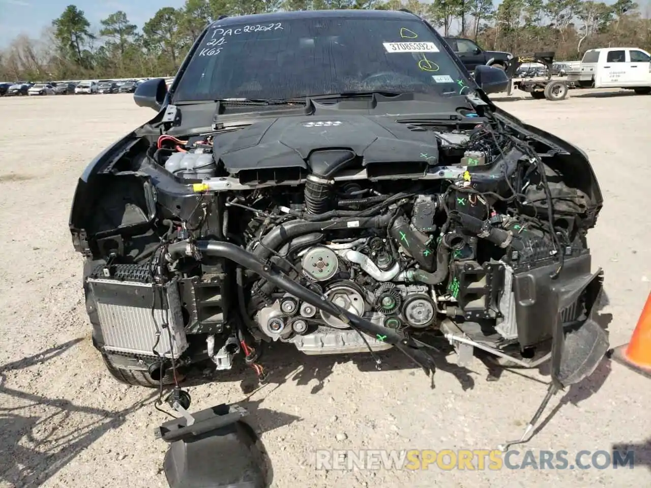 9 Photograph of a damaged car WA1LXAF78MD018323 AUDI Q7 2021