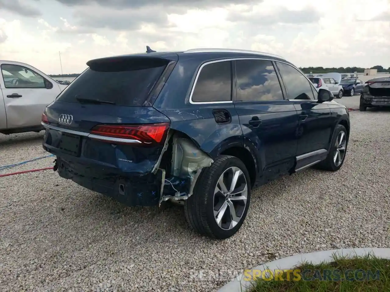 4 Photograph of a damaged car WA1LXAF79MD036149 AUDI Q7 2021