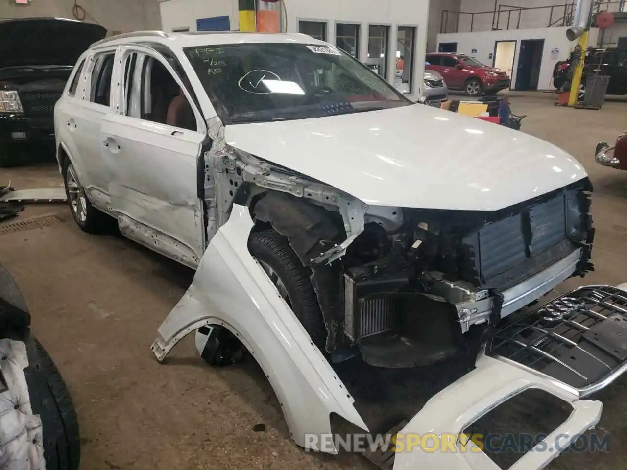 1 Photograph of a damaged car WA1LXAF7XMD015424 AUDI Q7 2021