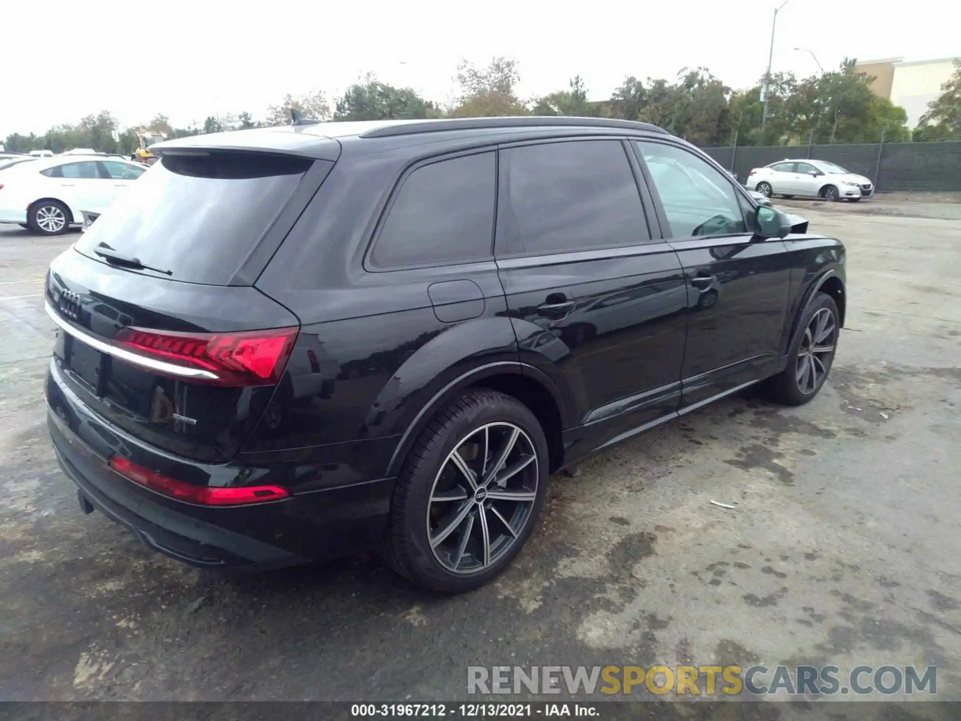 4 Photograph of a damaged car WA1LXAF7XMD039254 AUDI Q7 2021