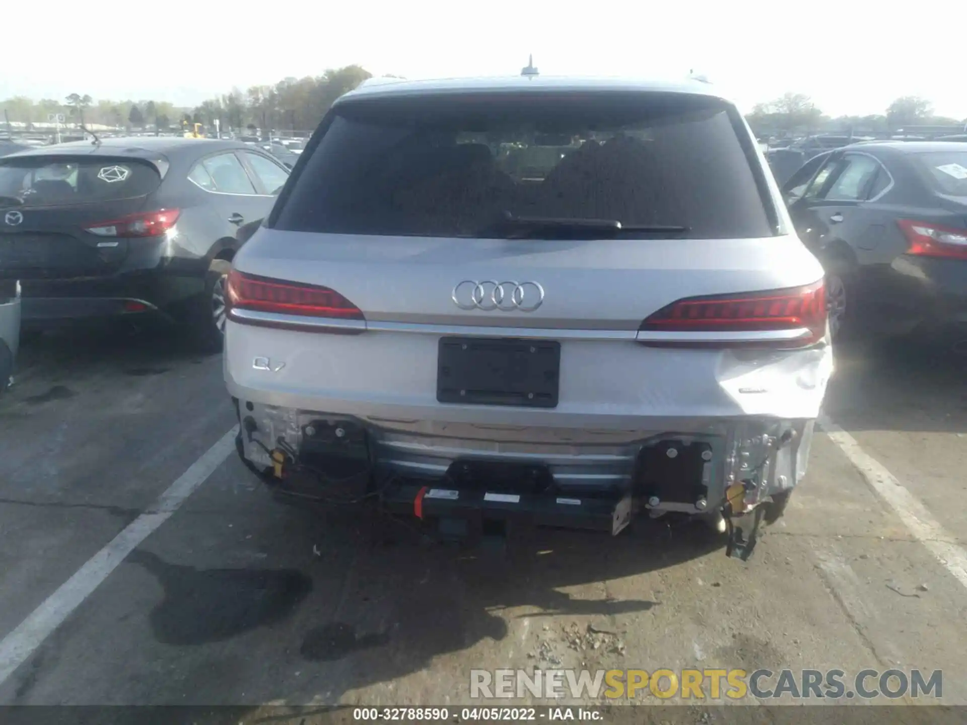 6 Photograph of a damaged car WA1VXAF70MD012413 AUDI Q7 2021