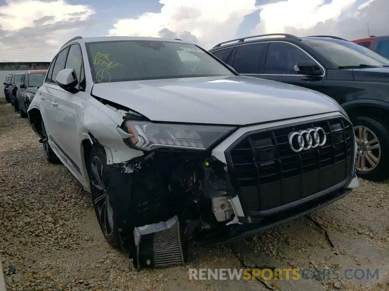 1 Photograph of a damaged car WA1VXAF71MD025851 AUDI Q7 2021