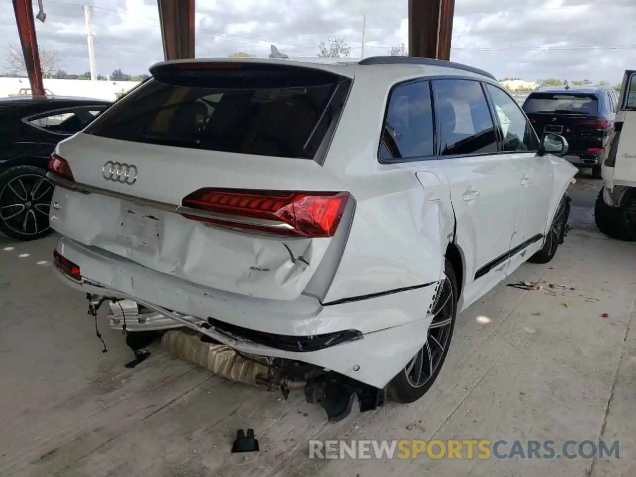 4 Photograph of a damaged car WA1VXAF71MD025851 AUDI Q7 2021