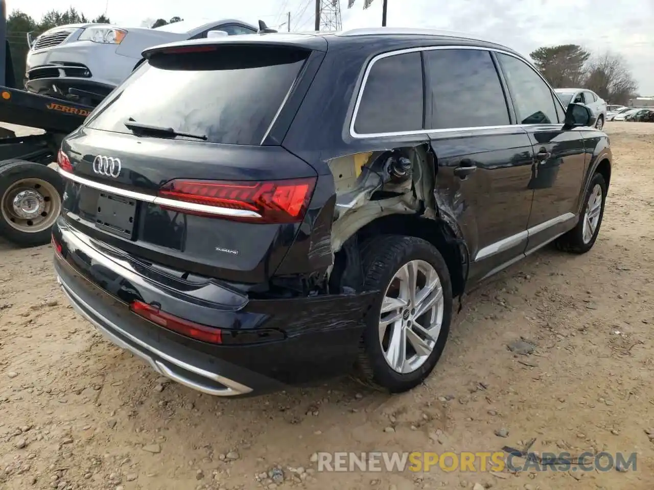 4 Photograph of a damaged car WA1VXAF71MD028037 AUDI Q7 2021