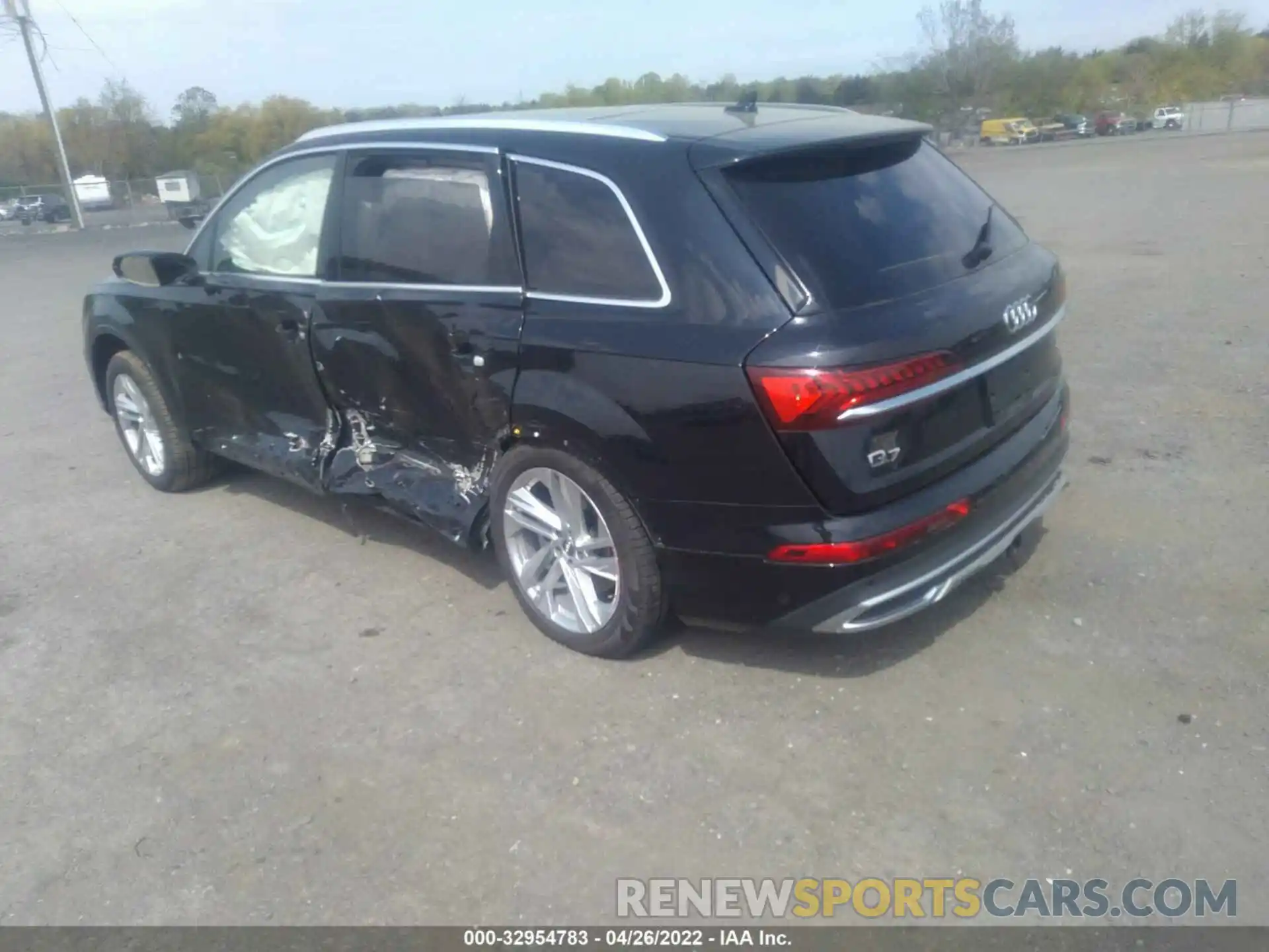 3 Photograph of a damaged car WA1VXAF72MD011666 AUDI Q7 2021