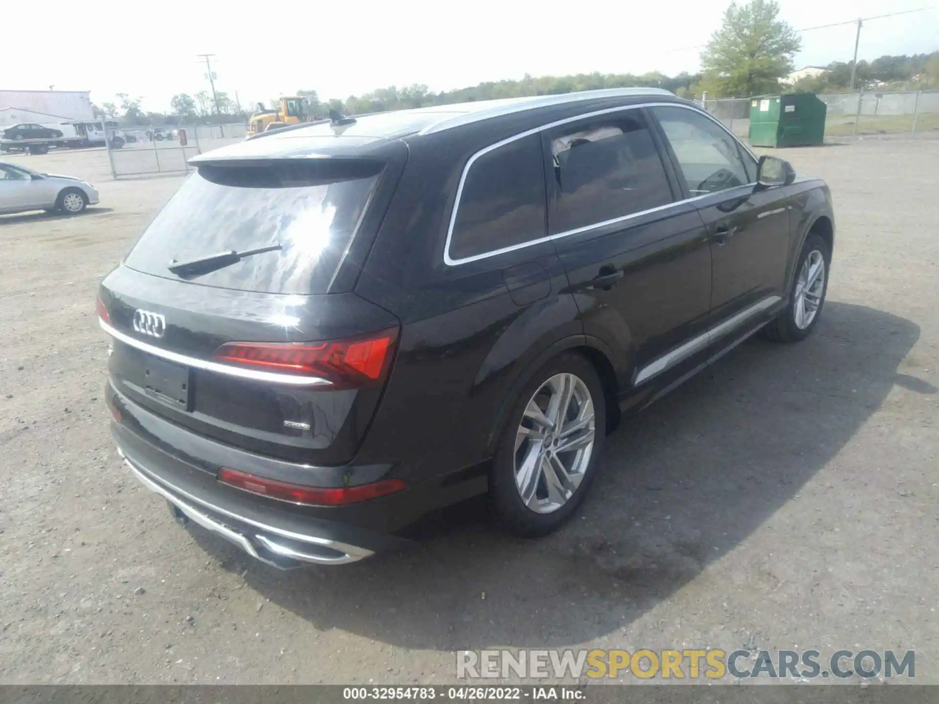 4 Photograph of a damaged car WA1VXAF72MD011666 AUDI Q7 2021