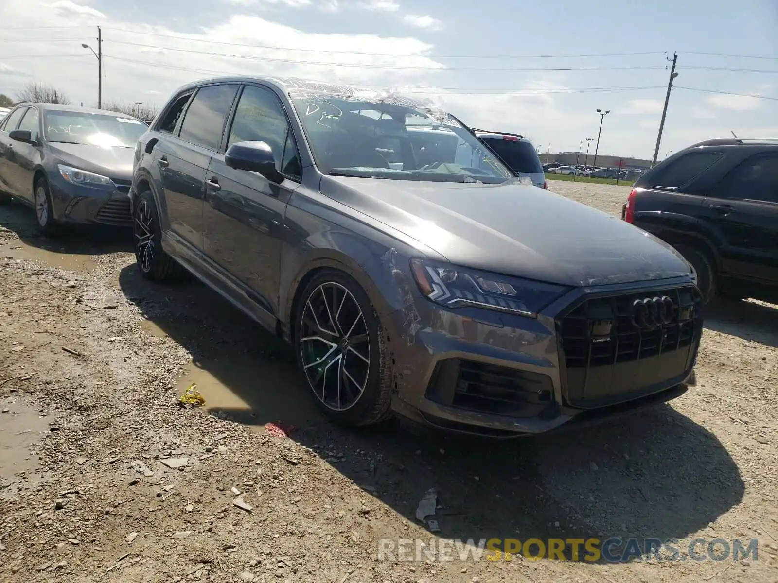 1 Photograph of a damaged car WA1VXAF72MD019458 AUDI Q7 2021