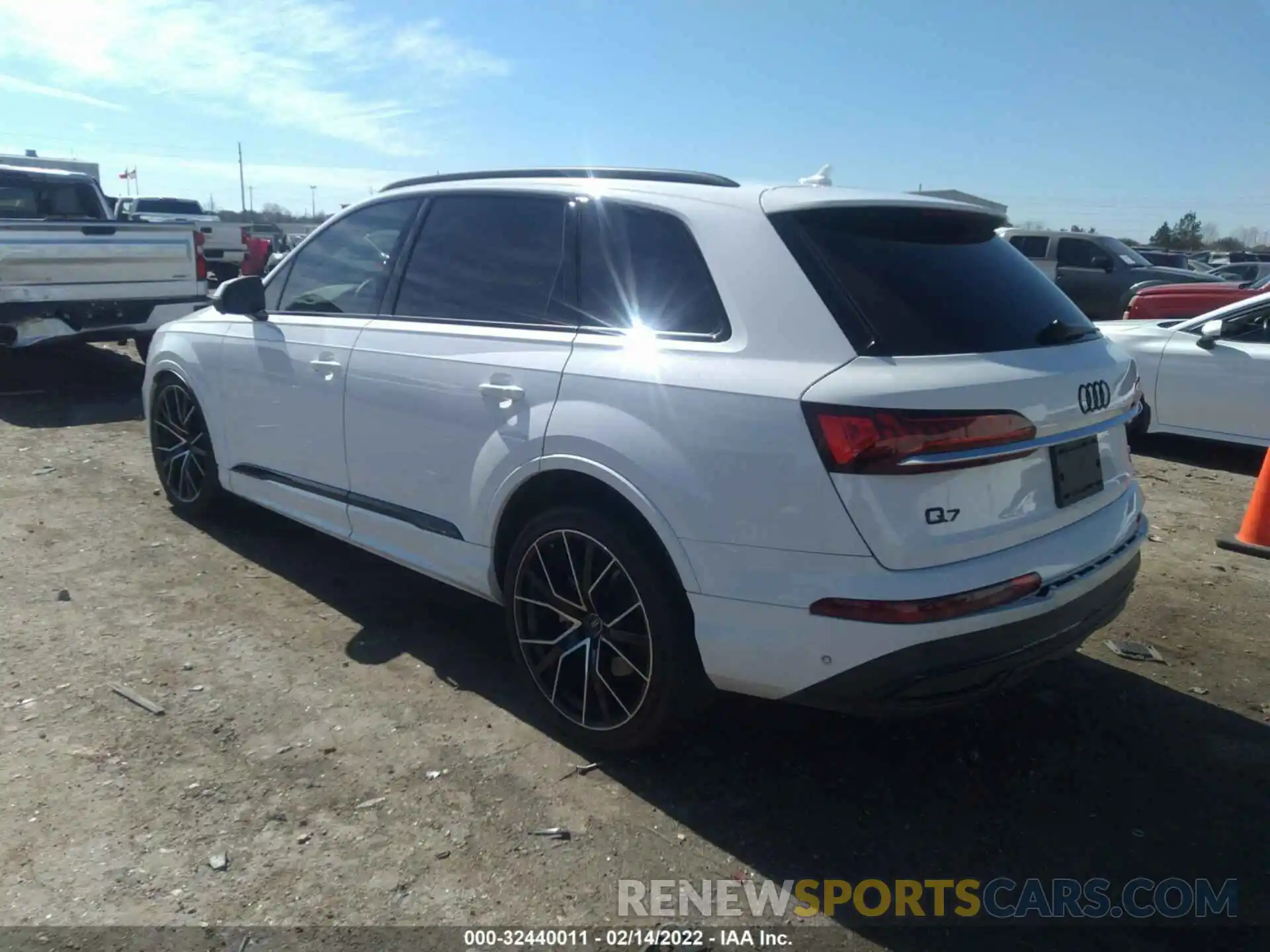 3 Photograph of a damaged car WA1VXAF72MD025180 AUDI Q7 2021