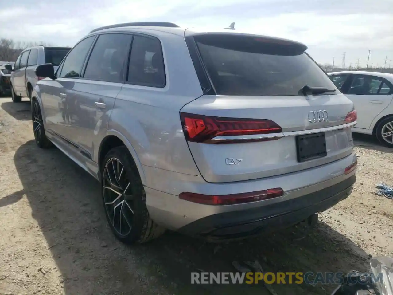 3 Photograph of a damaged car WA1VXAF73MD012258 AUDI Q7 2021