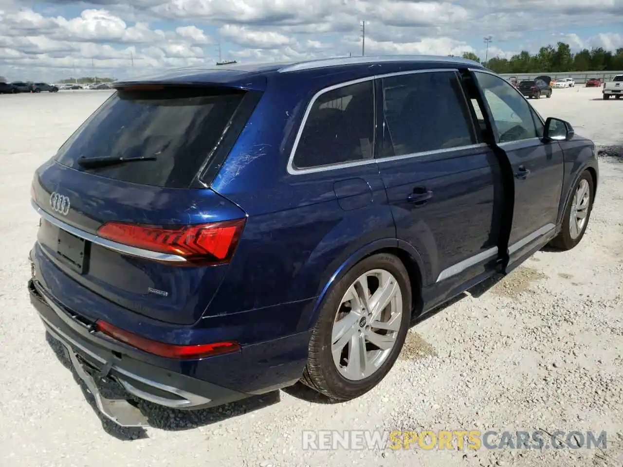 4 Photograph of a damaged car WA1VXAF77MD028799 AUDI Q7 2021