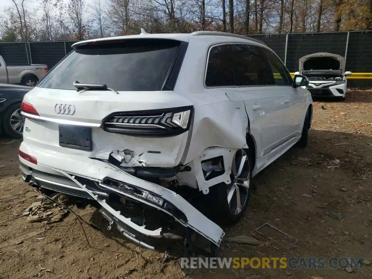 4 Photograph of a damaged car WA1VXAF77MD029788 AUDI Q7 2021