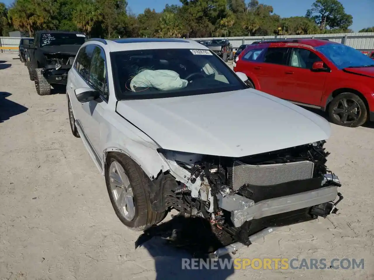 1 Photograph of a damaged car WA1VXAF78MD029993 AUDI Q7 2021