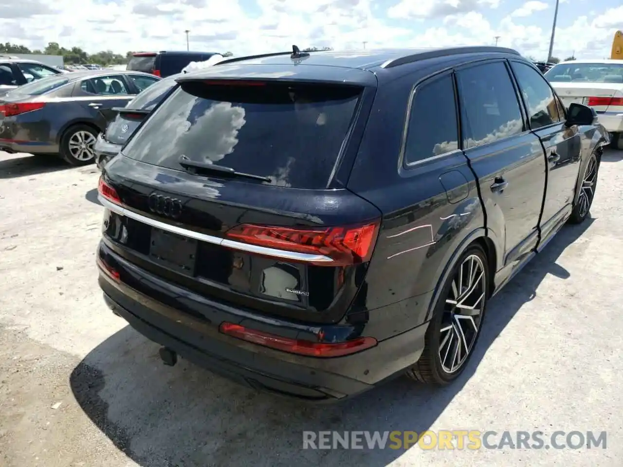 4 Photograph of a damaged car WA1VXAF78MD036054 AUDI Q7 2021