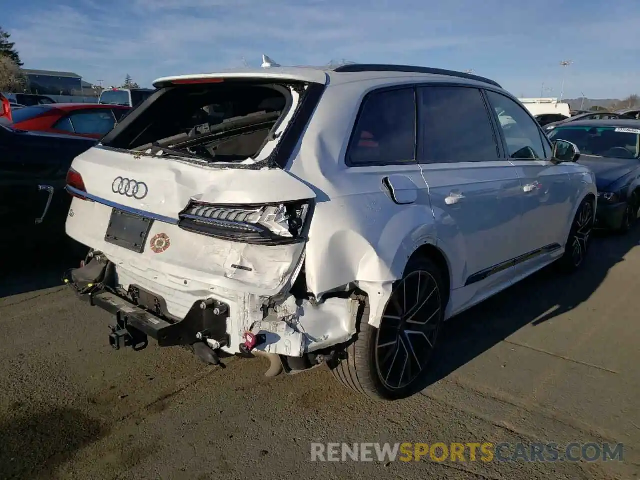 4 Photograph of a damaged car WA1VXAF79MD022051 AUDI Q7 2021