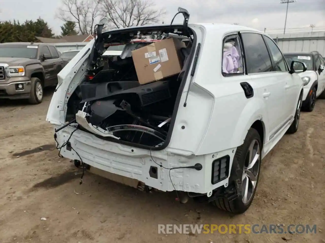 4 Photograph of a damaged car WA1VXAF79MD040937 AUDI Q7 2021