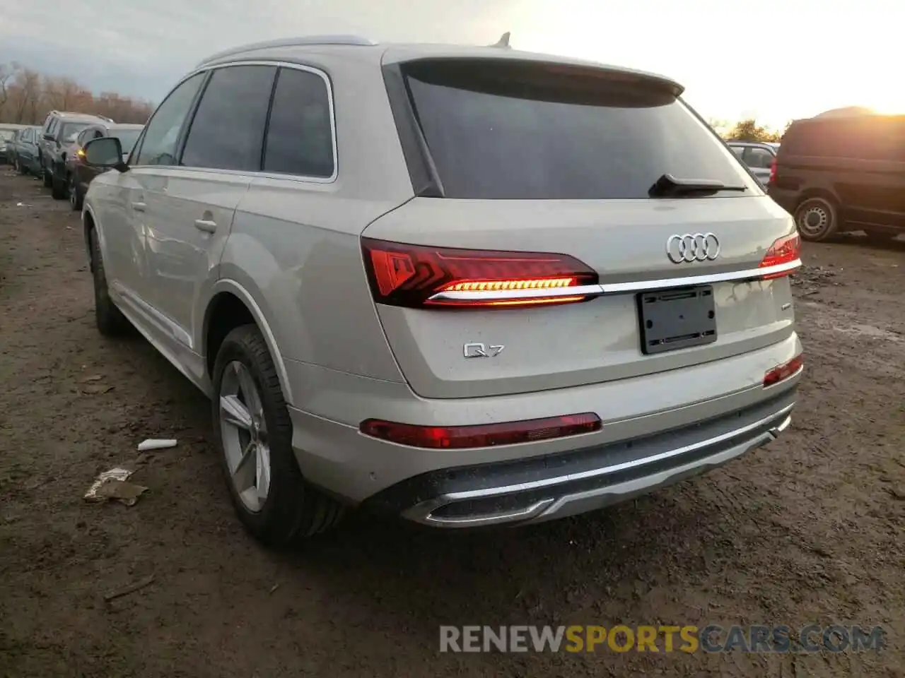 3 Photograph of a damaged car WA1AJBF78ND002042 AUDI Q7 2022